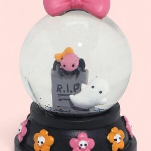 3" tall Adorable Halloween Tombstone snow globe NEW